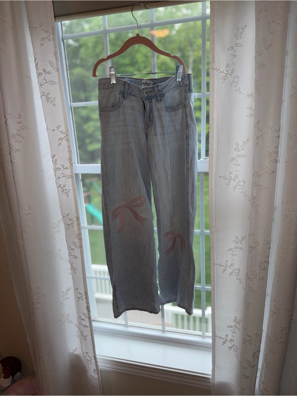 abercrombie kids Light Blue Jeans with Pink Bow Embroidery